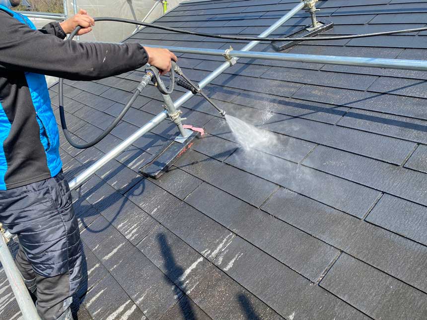 パネルの寿命を守り、屋根全体の耐久性も維持します。